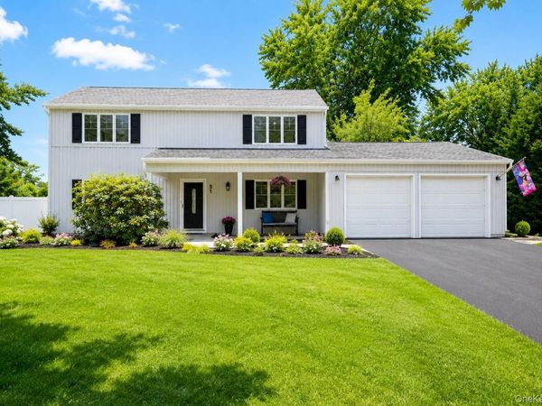 31 Marwood Place, Stony Brook, NY 11790