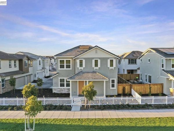 281 E Central Parkway, Mountain House, CA 95391