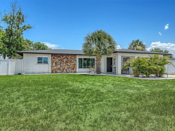 1302 MANGO AVENUE , VENICE, FL 34285