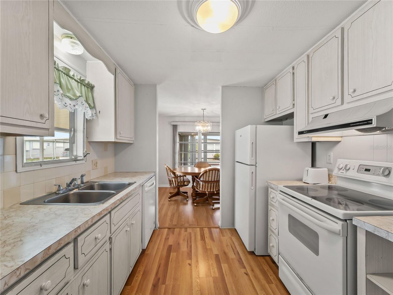 3226 Sweet Bay Terrace , Sarasota, FL 34237 Photo