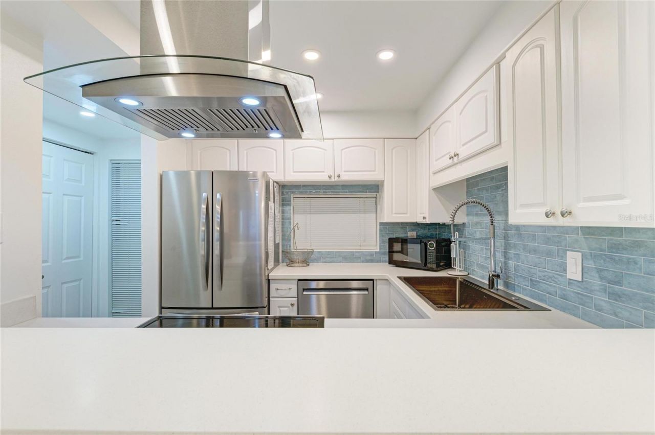 6157 Midnight Pass Road, Unit E12, Sarasota, FL 34242 Photo