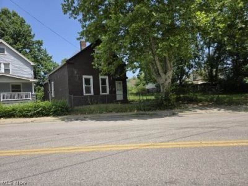 3647 Independence Road, Cleveland, OH 44105 Photo 1