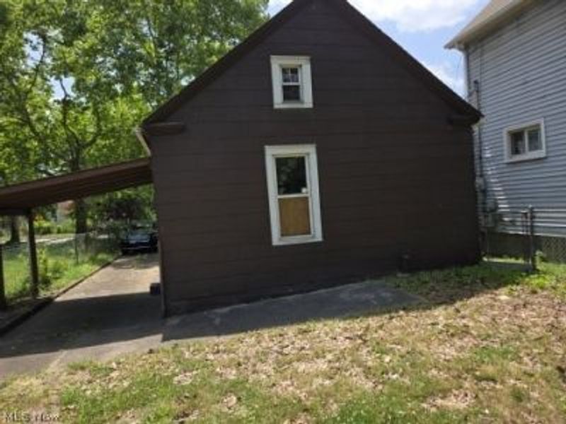 3647 Independence Road, Cleveland, OH 44105 Photo 3