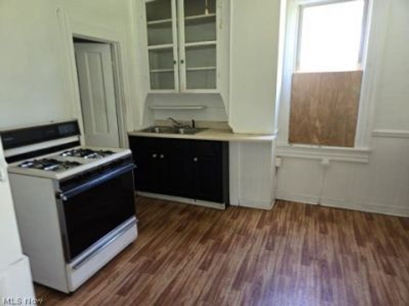 3647 Independence Road, Cleveland, OH 44105 Photo 5