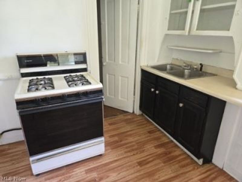 3647 Independence Road, Cleveland, OH 44105 Photo 6