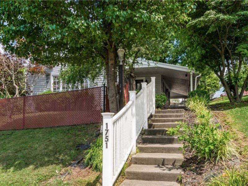 1751 Blaine Avenue, Cambridge, OH 43725 Photo 1