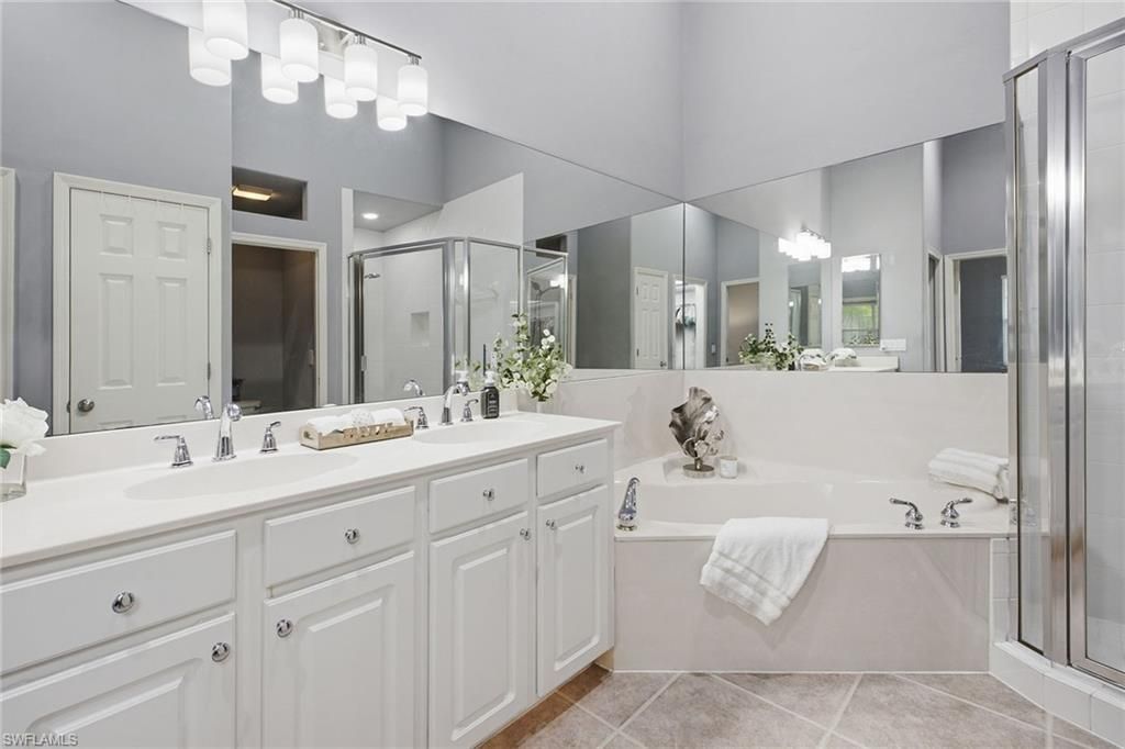8380 Big Acorn Cir, Unit 1204, Naples, FL 34119 Photo