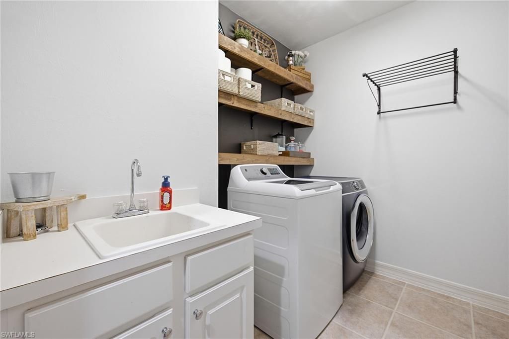 8380 Big Acorn Cir, Unit 1204, Naples, FL 34119 Photo