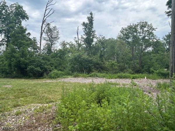 425 Pittstown Rd, Franklin, NJ 08867