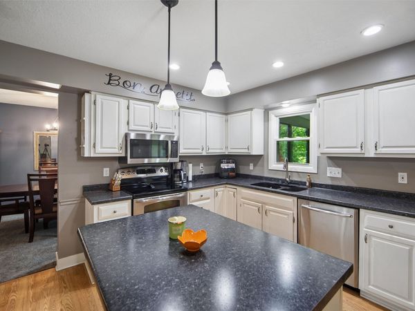 4709 80th Place, Urbandale, IA 50322