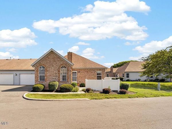 2224 Fox Run Circle, Findlay, OH 45840
