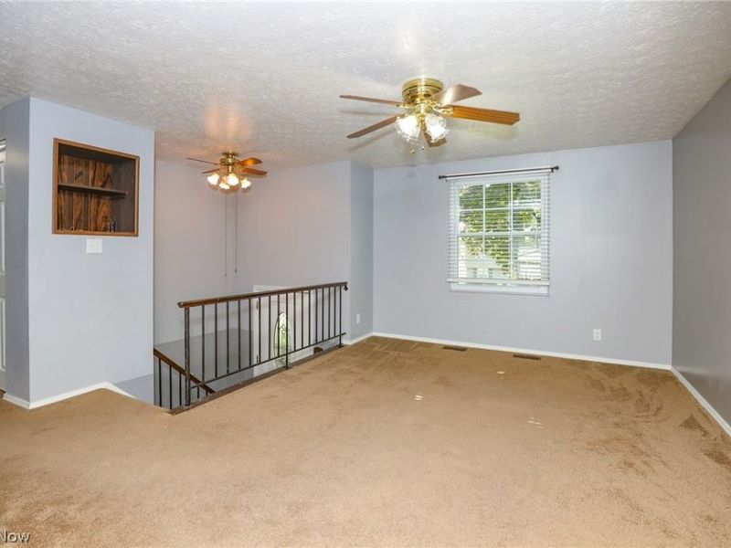 1073 Sunnywood Lane, Ravenna, OH 44266 Photo 13