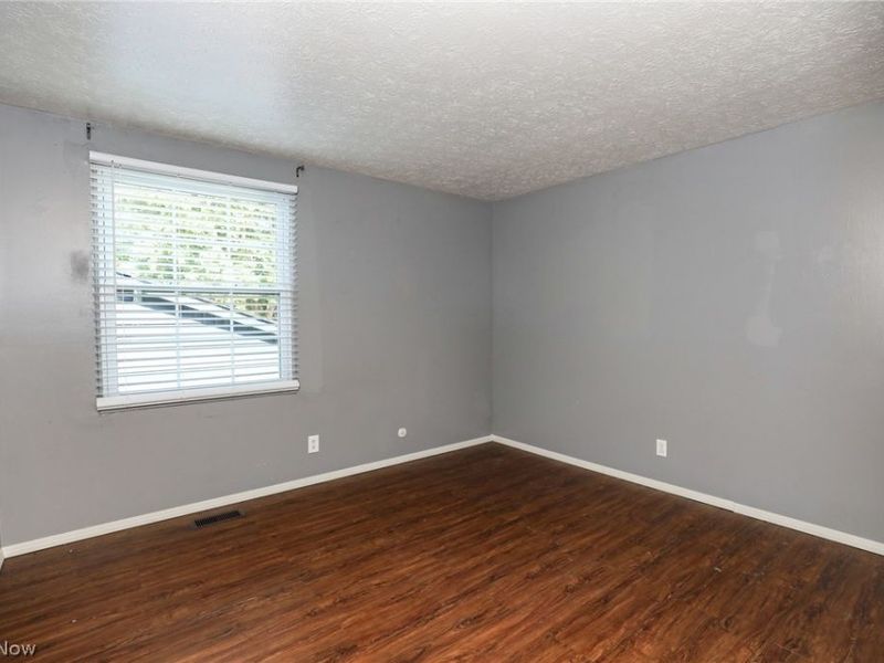 1073 Sunnywood Lane, Ravenna, OH 44266 Photo 18