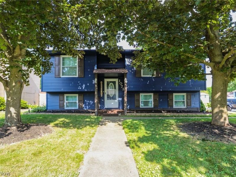 1073 Sunnywood Lane, Ravenna, OH 44266 Photo 2