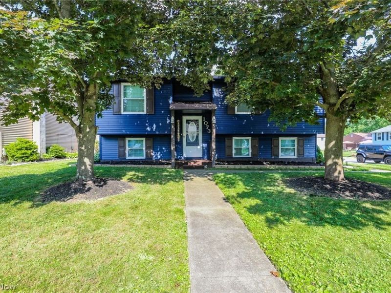 1073 Sunnywood Lane, Ravenna, OH 44266 Photo 3
