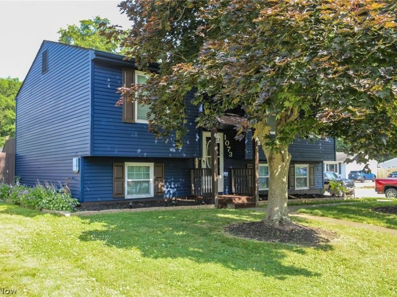 1073 Sunnywood Lane, Ravenna, OH 44266 Photo 4