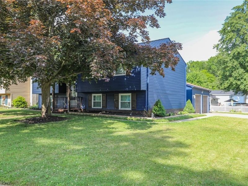 1073 Sunnywood Lane, Ravenna, OH 44266 Photo 5