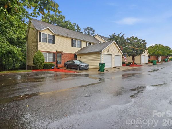 4311 Laurel Hill Lane , Charlotte, NC 28217