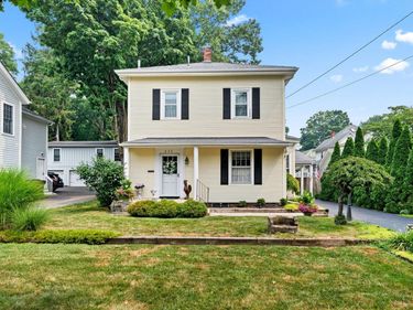 230 E College Street, Granville, OH 43023