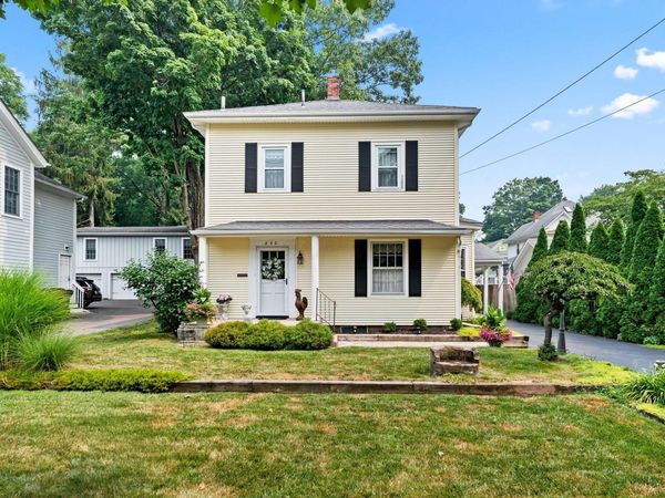 230 E College Street, Granville, OH 43023