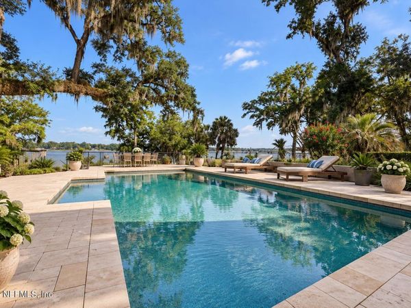4002 MCGIRTS Boulevard, Jacksonville, FL 32210