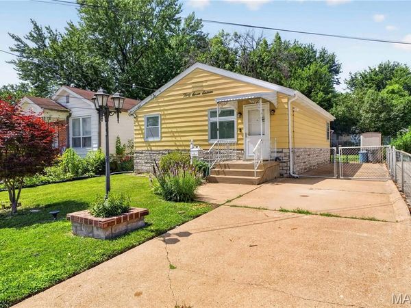 3716 Hoffmeister Avenue, Bella Villa, MO 63125