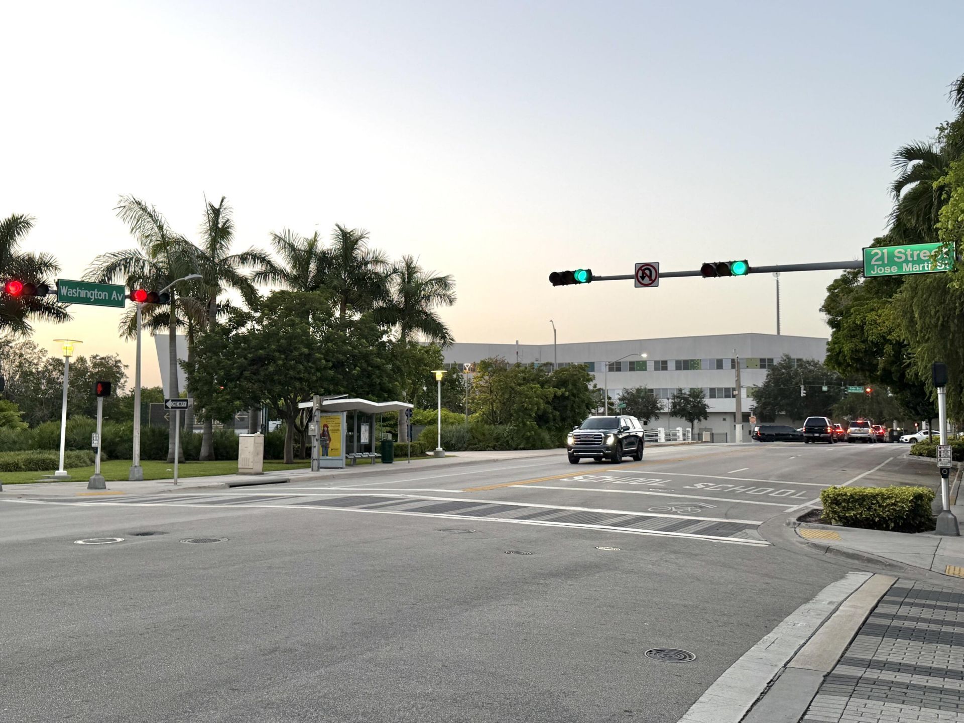435 21st Street, Unit 308, Miami Beach, FL 33139 Photo