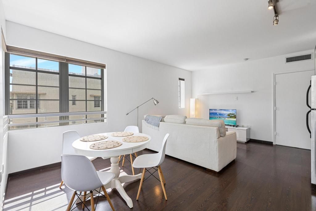 435 21st Street, Unit 308, Miami Beach, FL 33139 Photo