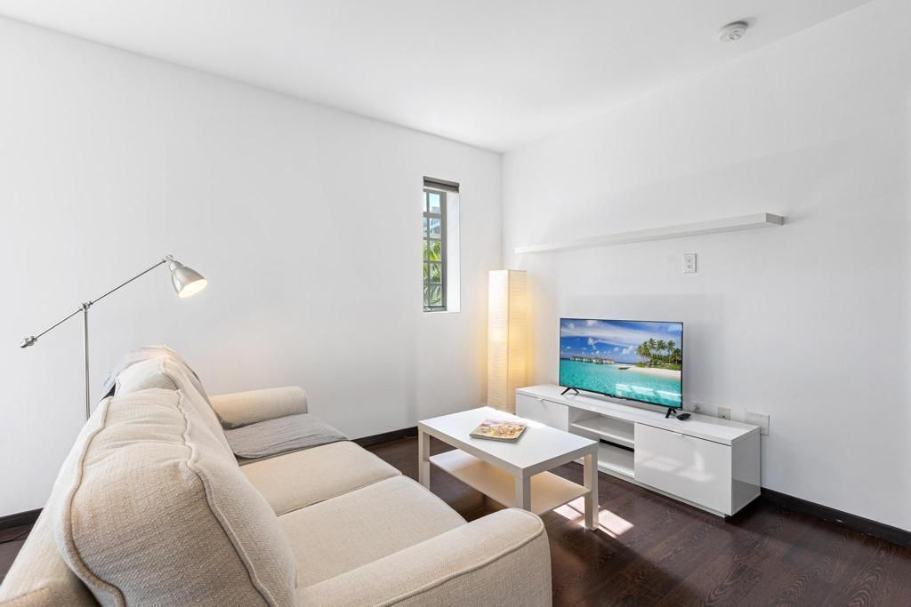 435 21st Street, Unit 308, Miami Beach, FL 33139 Photo