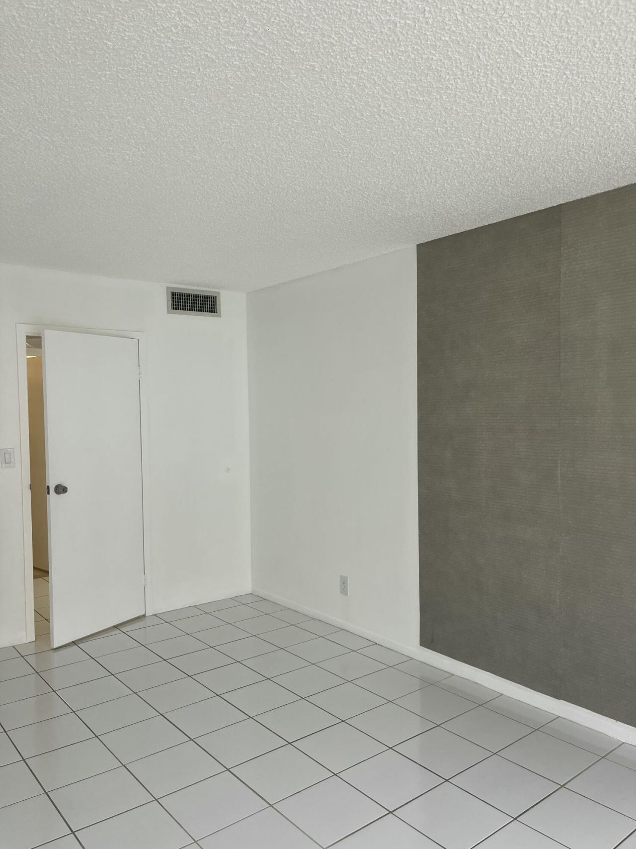 801  Three Island  Boulevard, Unit 306, Hallandale, FL 33009 Photo