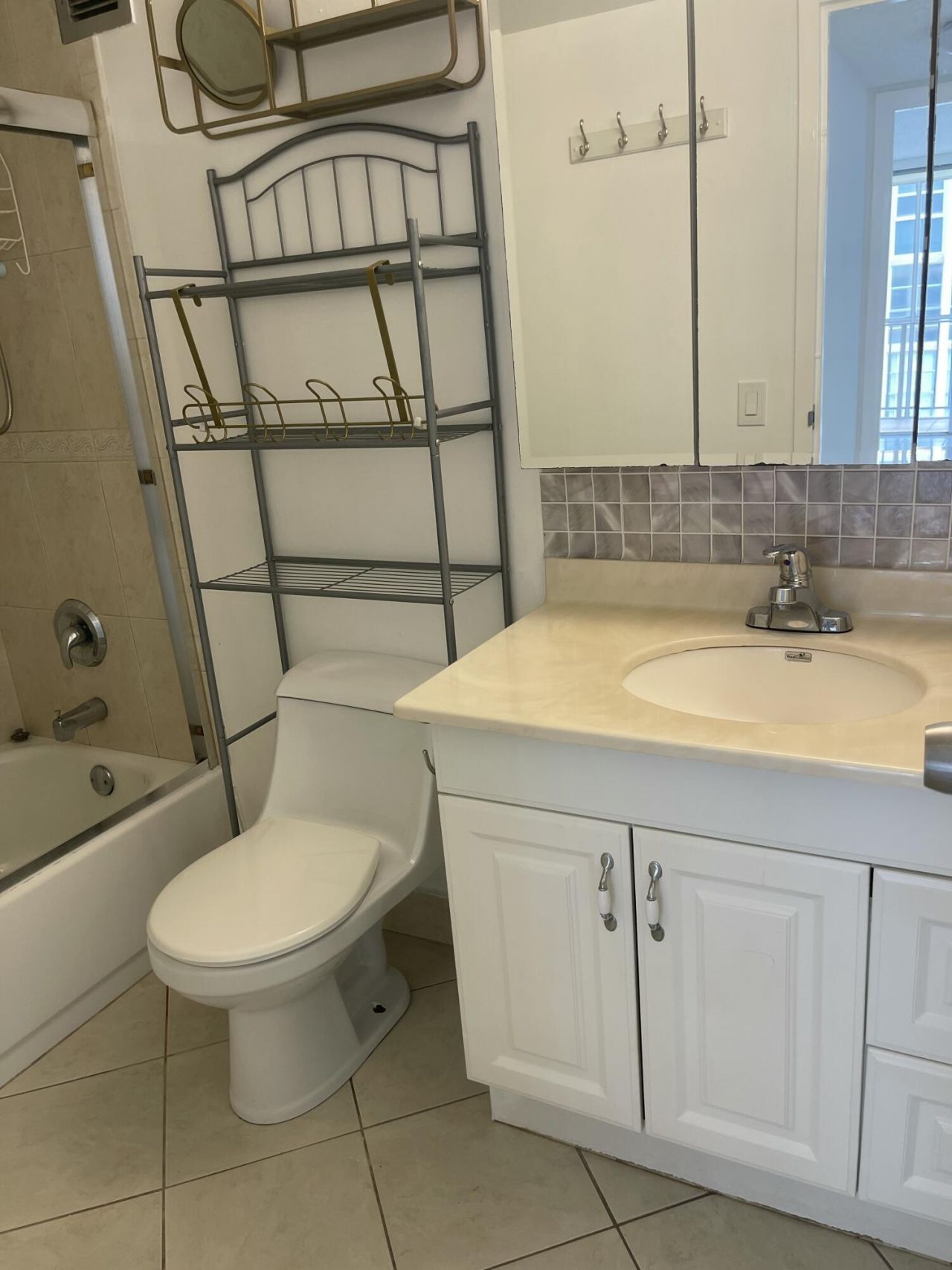 801  Three Island  Boulevard, Unit 306, Hallandale, FL 33009 Photo