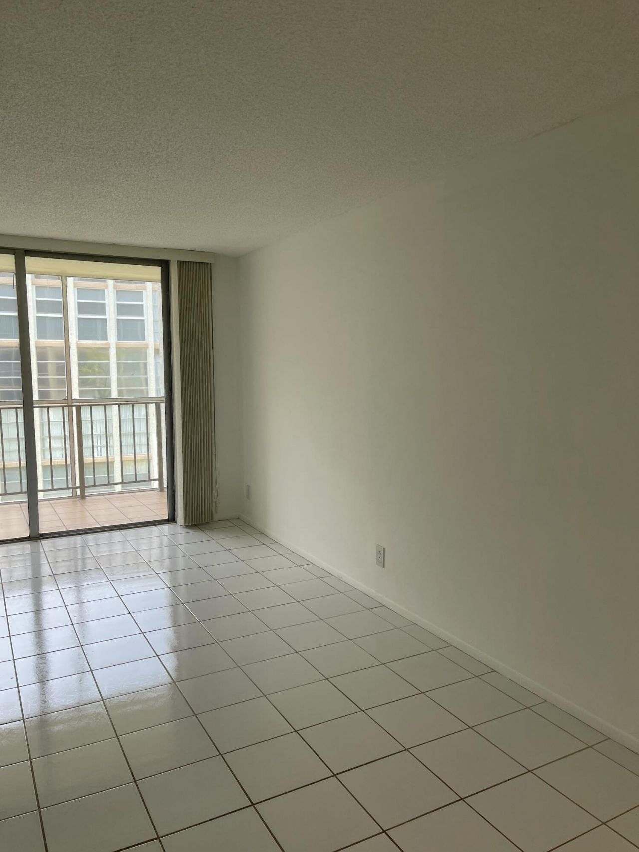 801  Three Island  Boulevard, Unit 306, Hallandale, FL 33009 Photo
