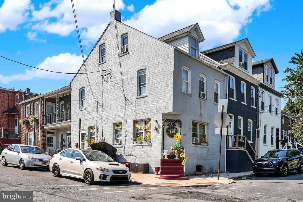 702 Poplar Street, Lancaster, PA 17603 Main Photo