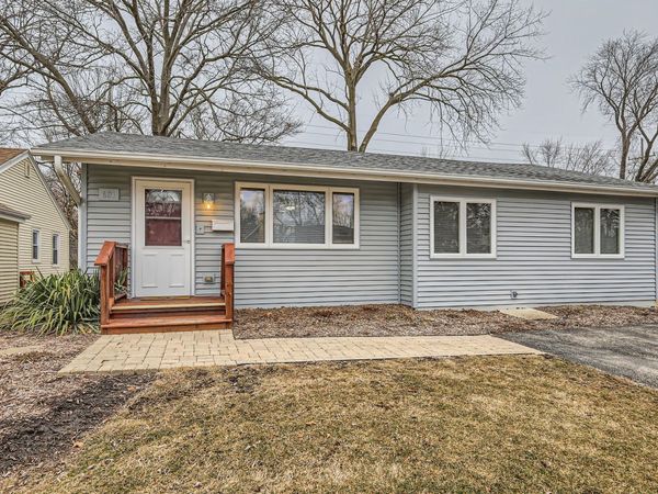 601 Oakwood Drive , Geneva, IL 60134