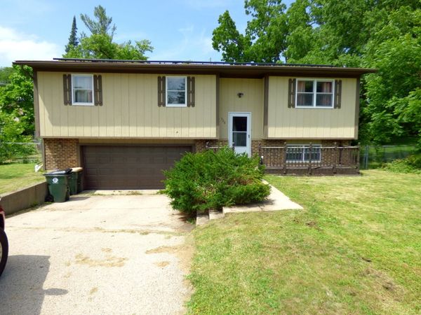 528 W Pheasant Court , Round Lake Beach, IL 60073