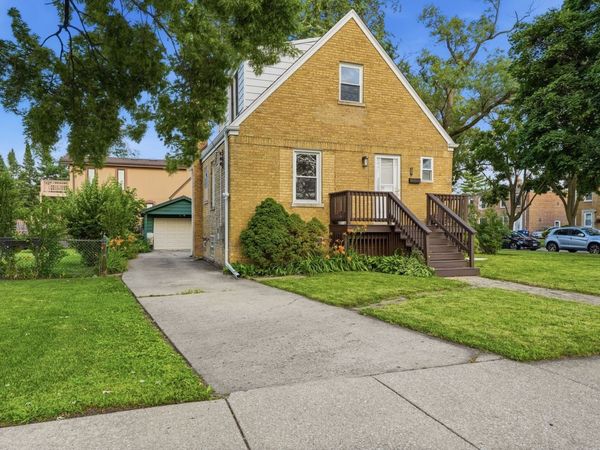 1610 Stockton Avenue, Des Plaines, IL 60018