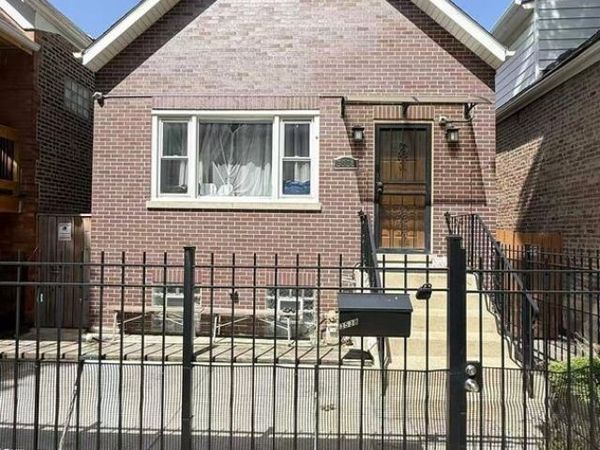 3538 S Honore Street , Chicago, IL 60609