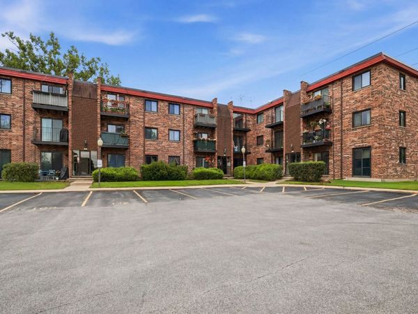1791 W Algonquin Road , Unit 3A, Mount Prospect, IL 60056