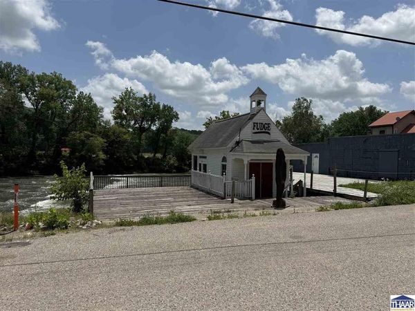 6105 S Mill Road, Rockville, IN 47872