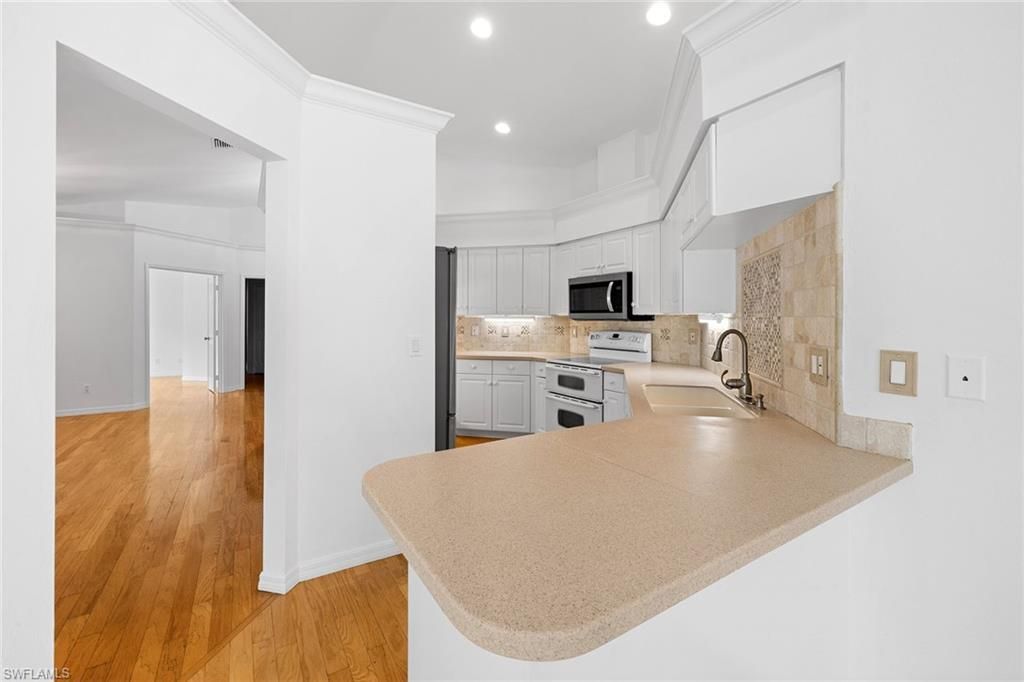 3157 Carriage Cir, Naples, FL 34105 Photo