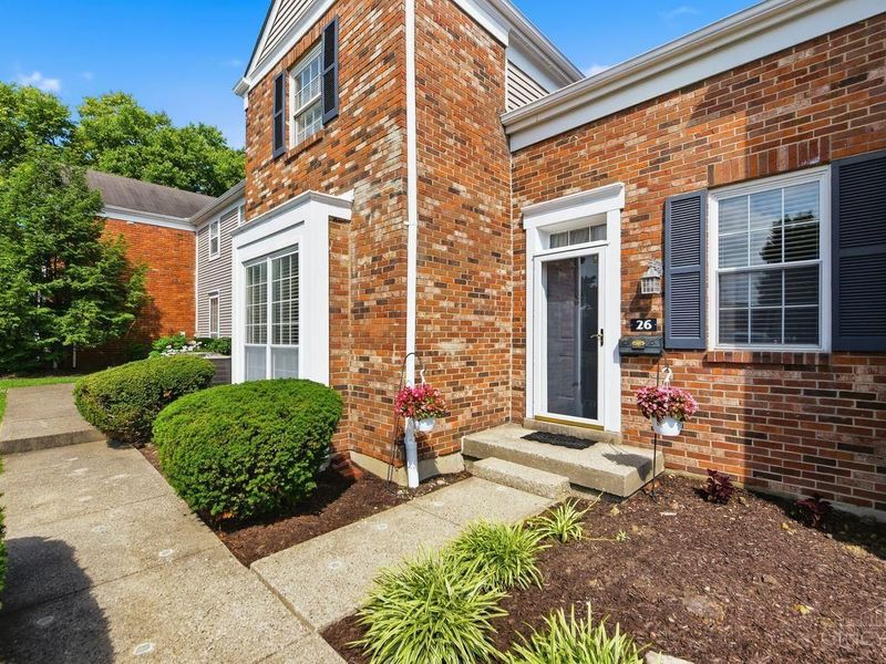 26 Twin Lakes Drive, Fairfield, OH 45014 Photo 2