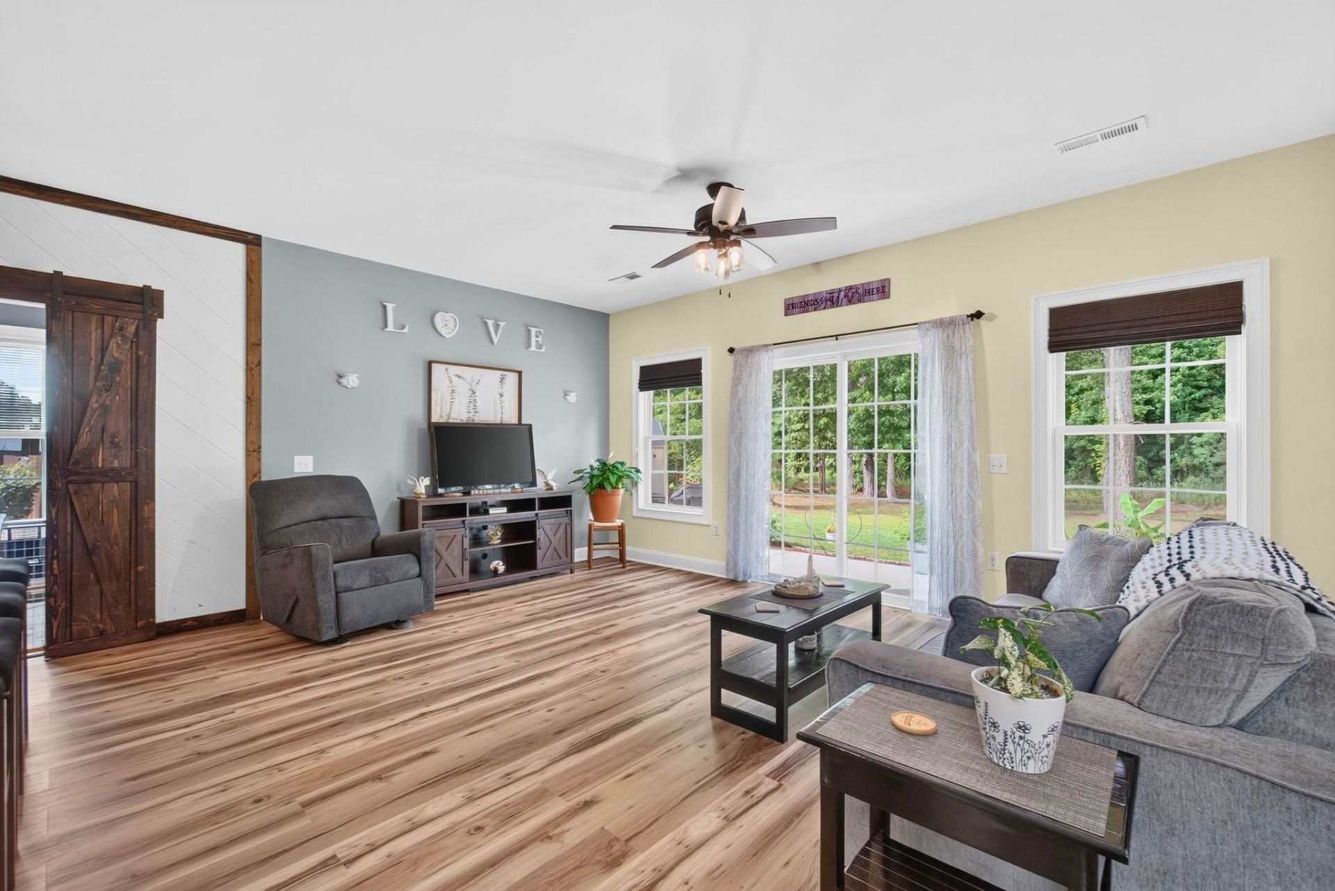 312 Canberra Ct. Photo 19