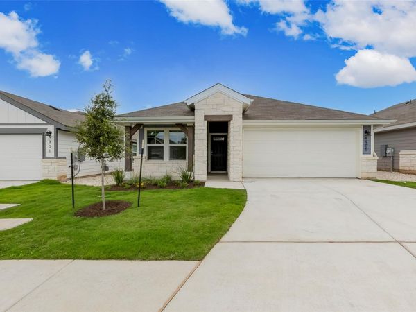 4905 Hazelnut LN, Del Valle, TX 78617