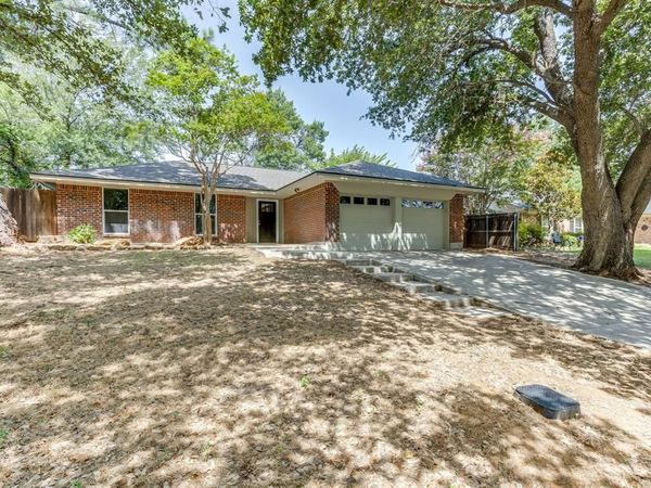 2709 Springbrooke Drive, Hurst, TX 76054