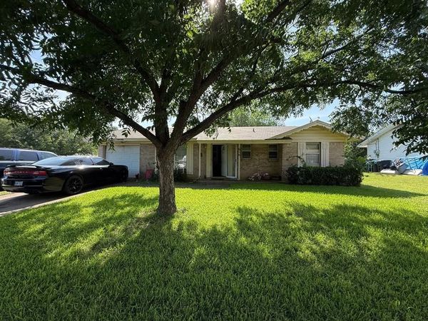 616 Stonewall Drive, Euless, TX 76039