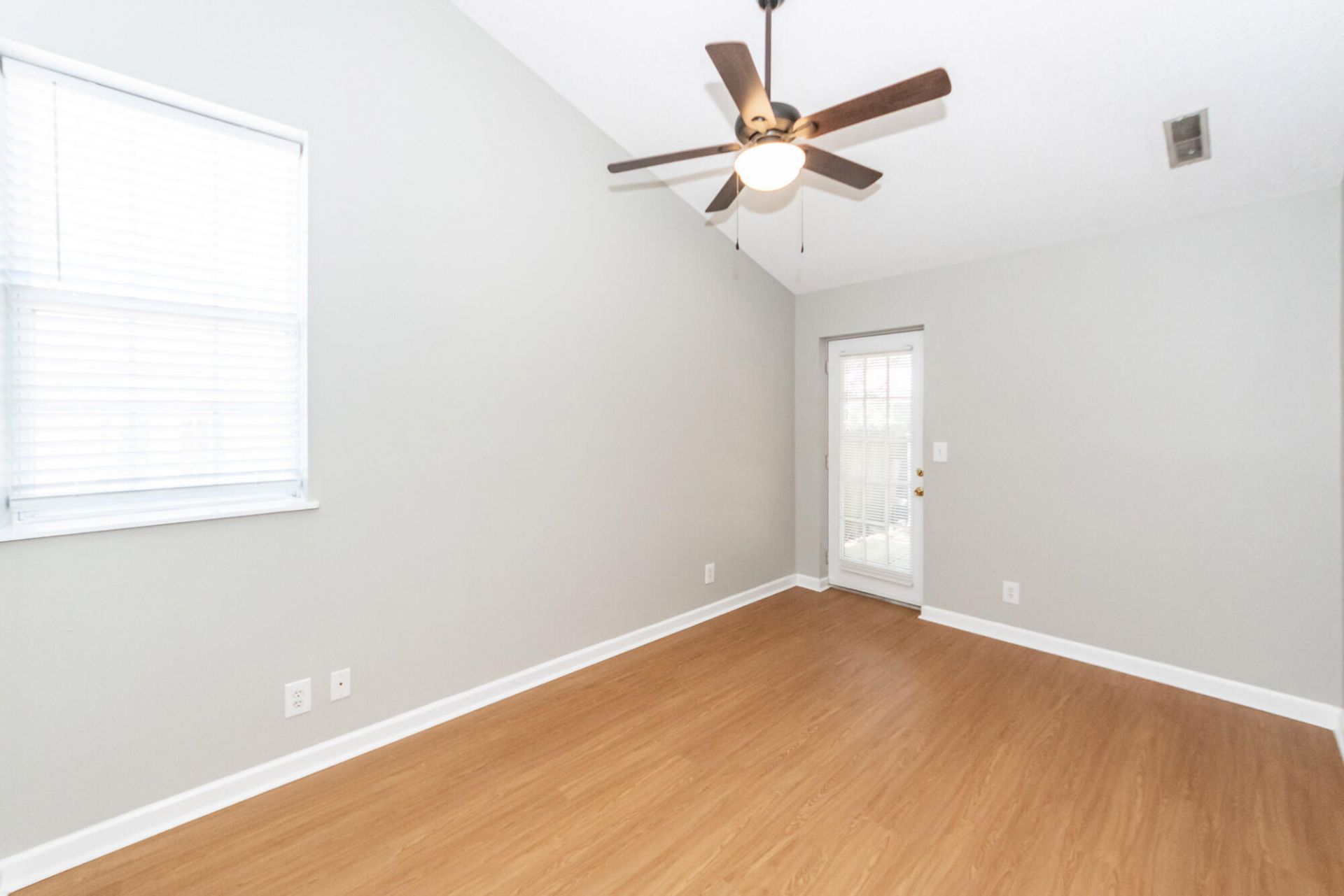 1441 Swamp Angel Court Photo 27