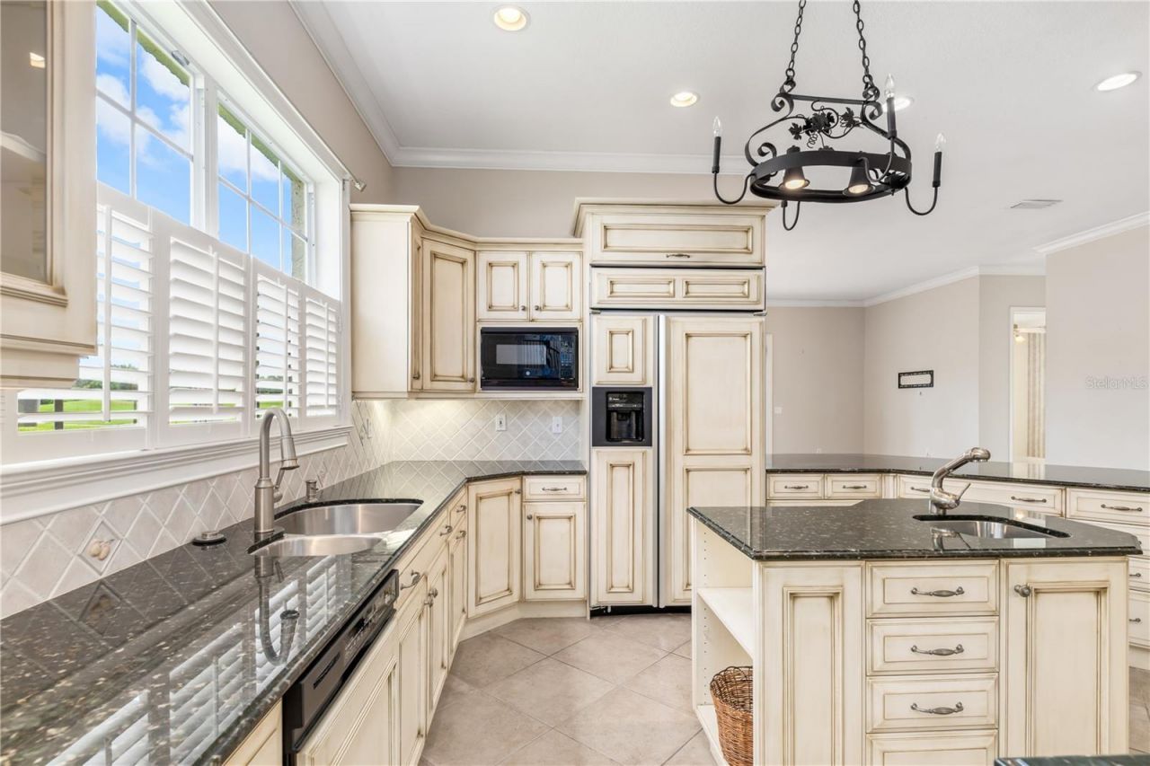4561 Murcia Boulevard, Unit 13, Sarasota, FL 34238 Photo