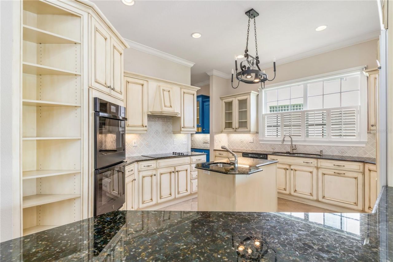 4561 Murcia Boulevard, Unit 13, Sarasota, FL 34238 Photo