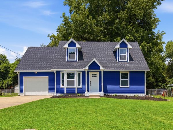 572 Donna Dr , Clarksville, TN 37042