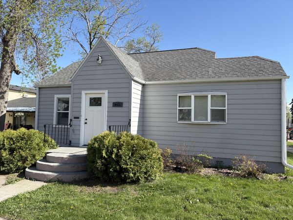  601 E 5th Ave, Mitchell, SD 57301